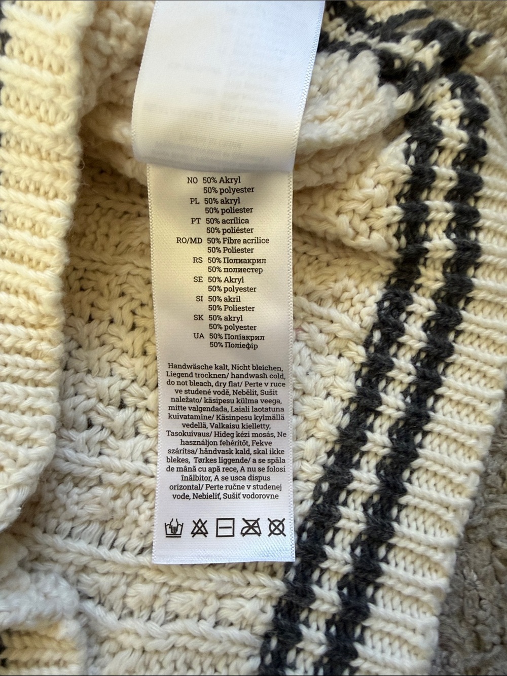 Taylor Swift Folklore Cardigan Sweater Cableknit Cream Gray Silver Stars XL/2XL - Picture 10 of 11